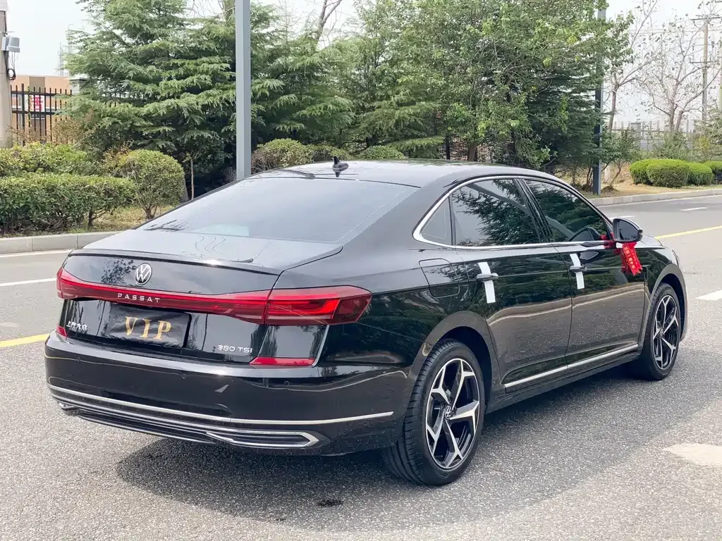 Volkswagen Passat — фото 4