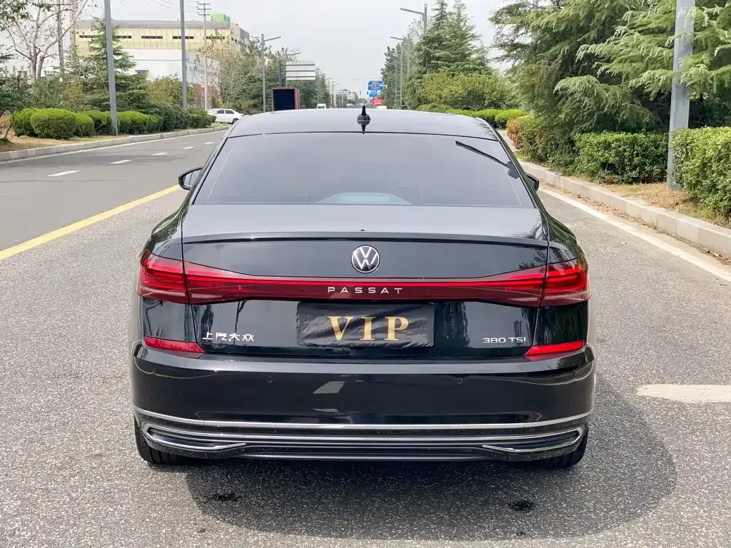 Volkswagen Passat — фото 7