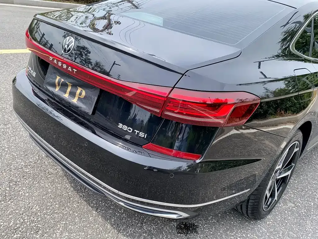Volkswagen Passat — фото 6
