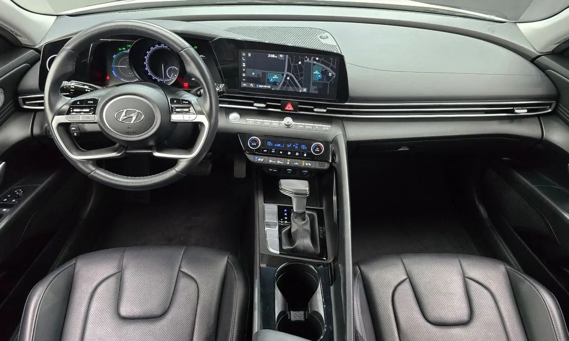 Hyundai AVANTE — фото 3