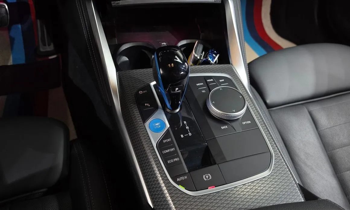 BMW i4 — фото 9