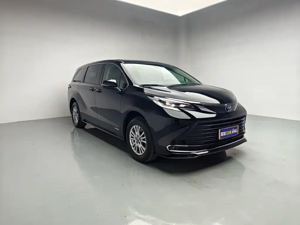 Toyota Sienna — фото 4
