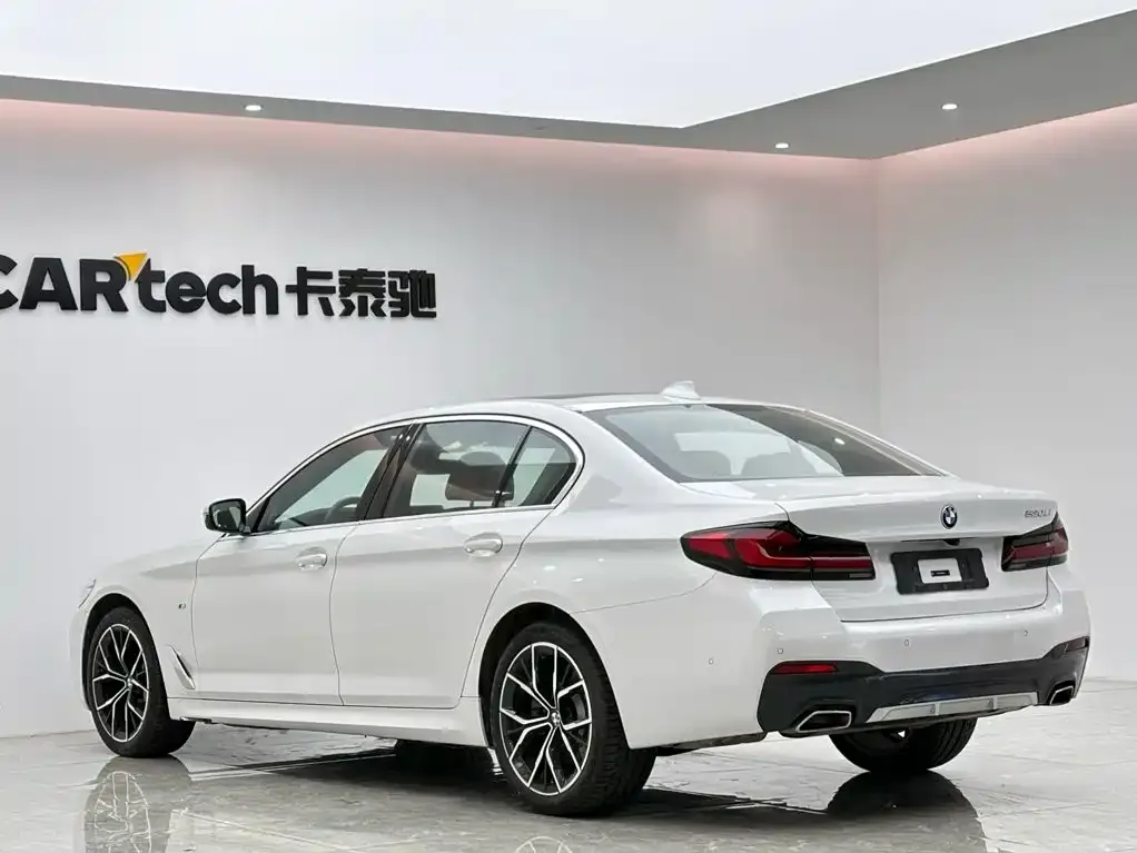 BMW 5 Series — фото 9