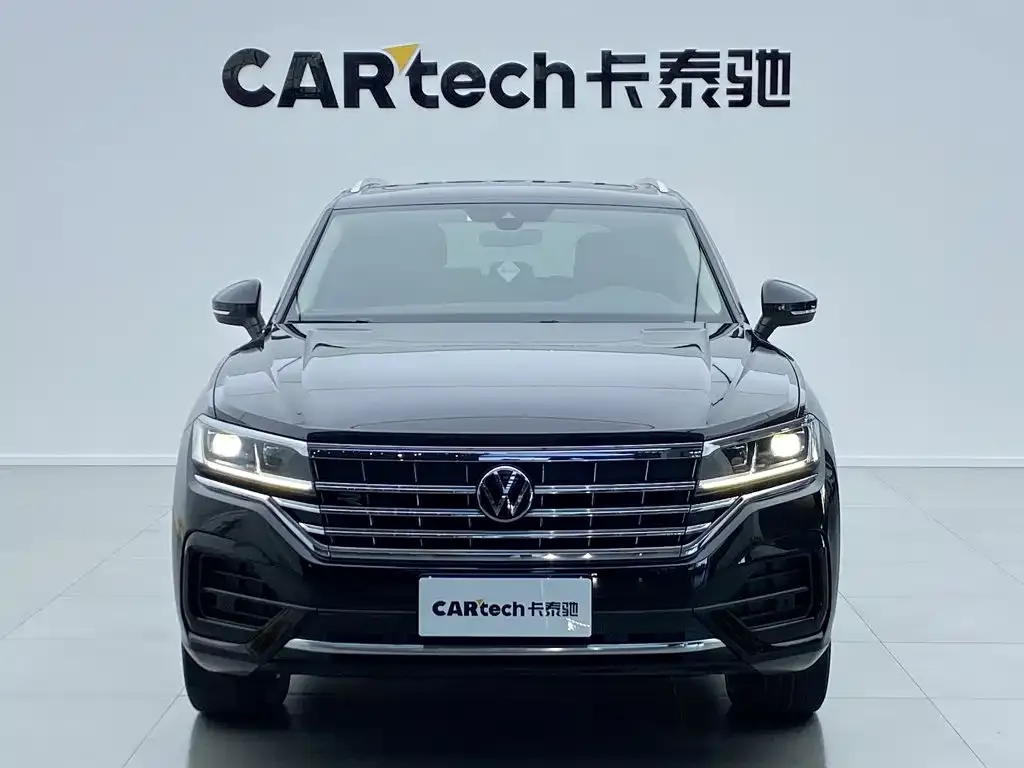Volkswagen Touareg — фото 9