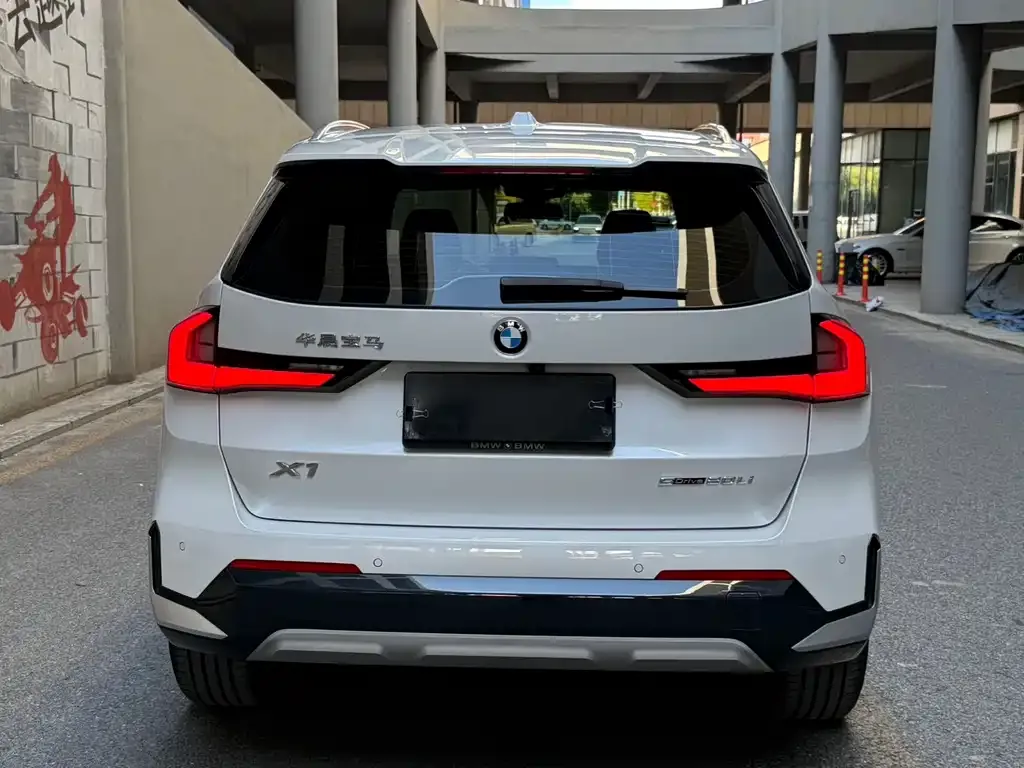BMW X1 — фото 10