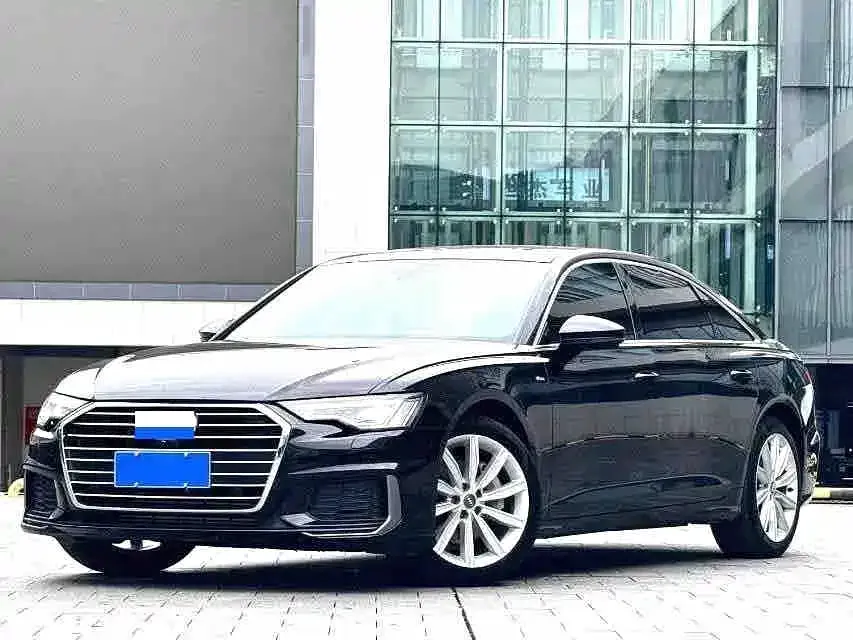 Audi A6L — фото 1