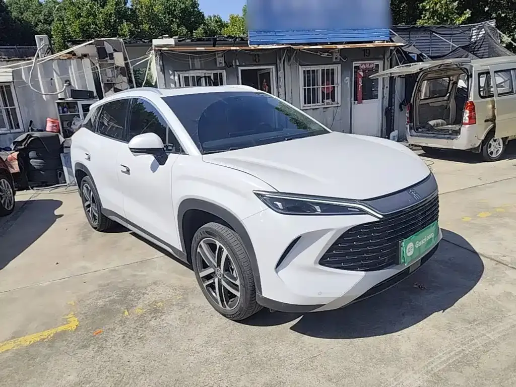 BYD L DM-i — фото 10