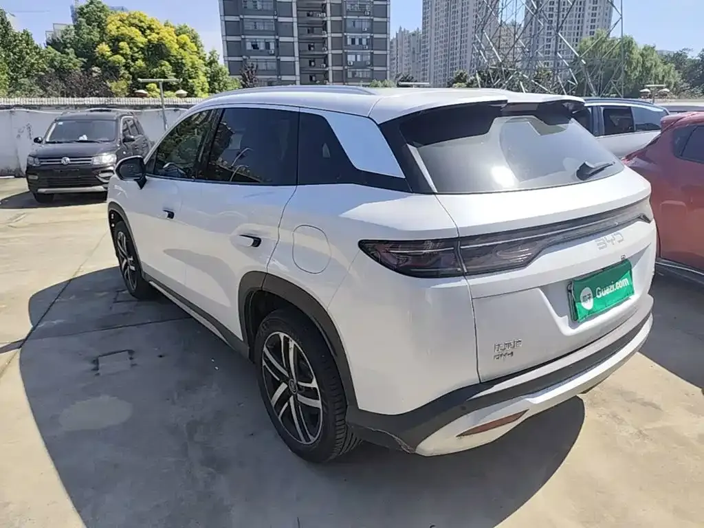 BYD L DM-i — фото 7