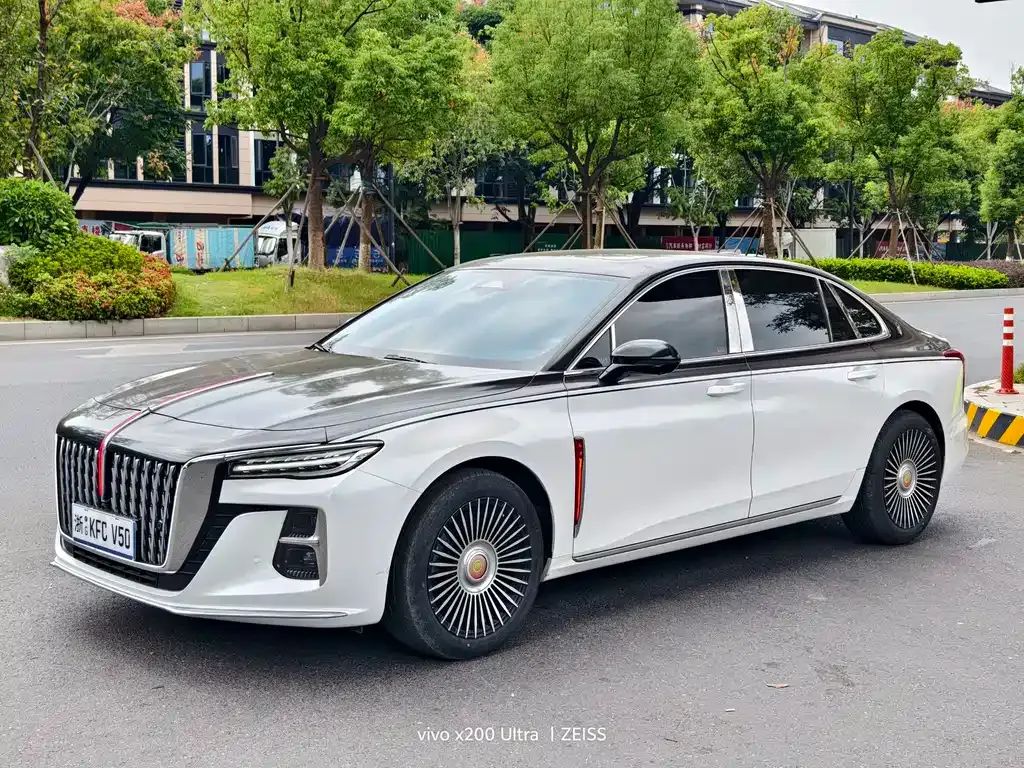 Hongqi H5 — фото 1