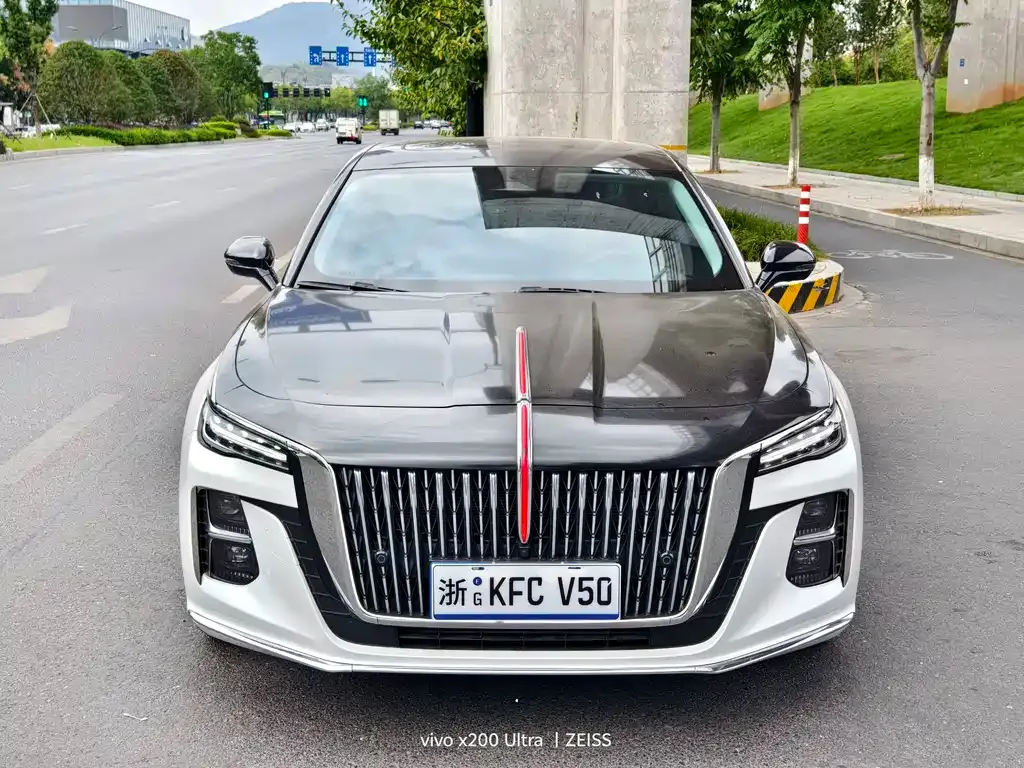Hongqi H5 — фото 2