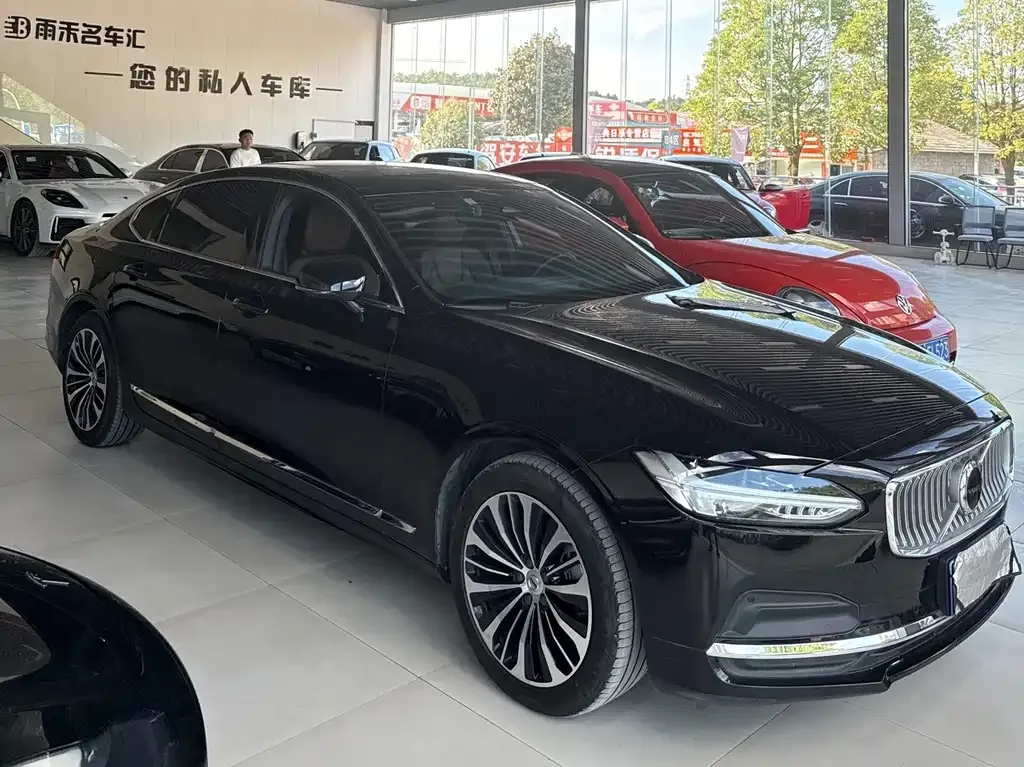 Volvo S90 — фото 1