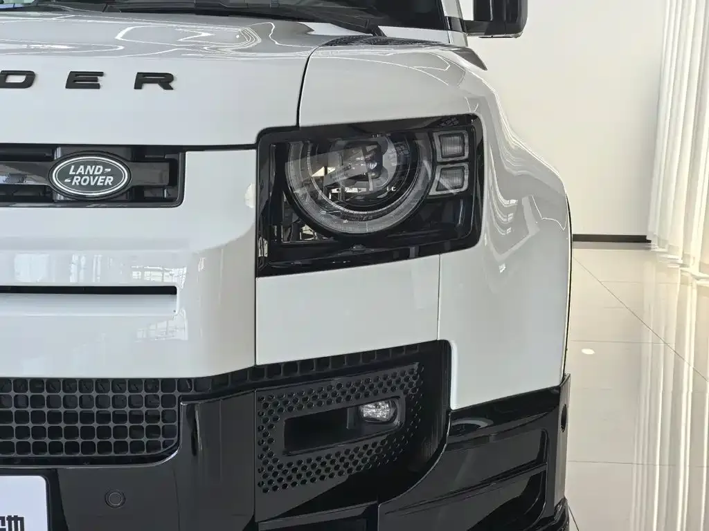 Land Rover Defender — фото 9