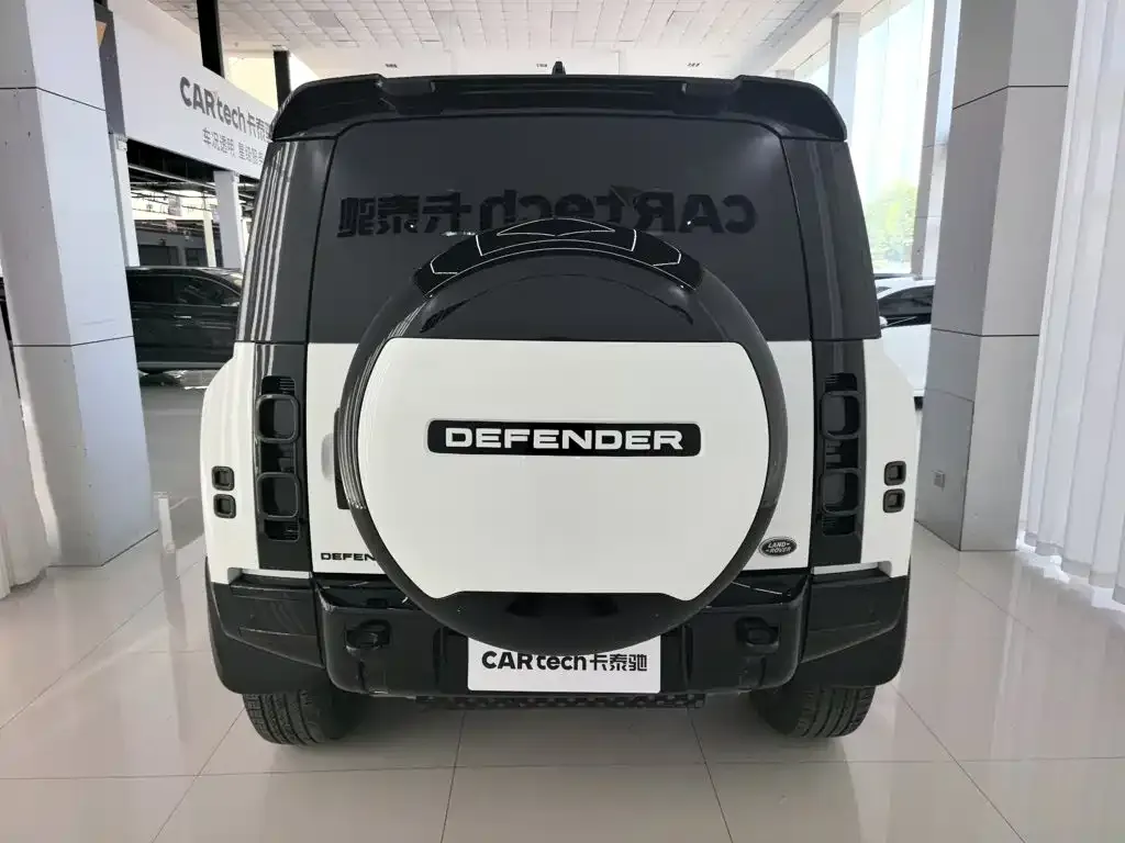 Land Rover Defender — фото 10
