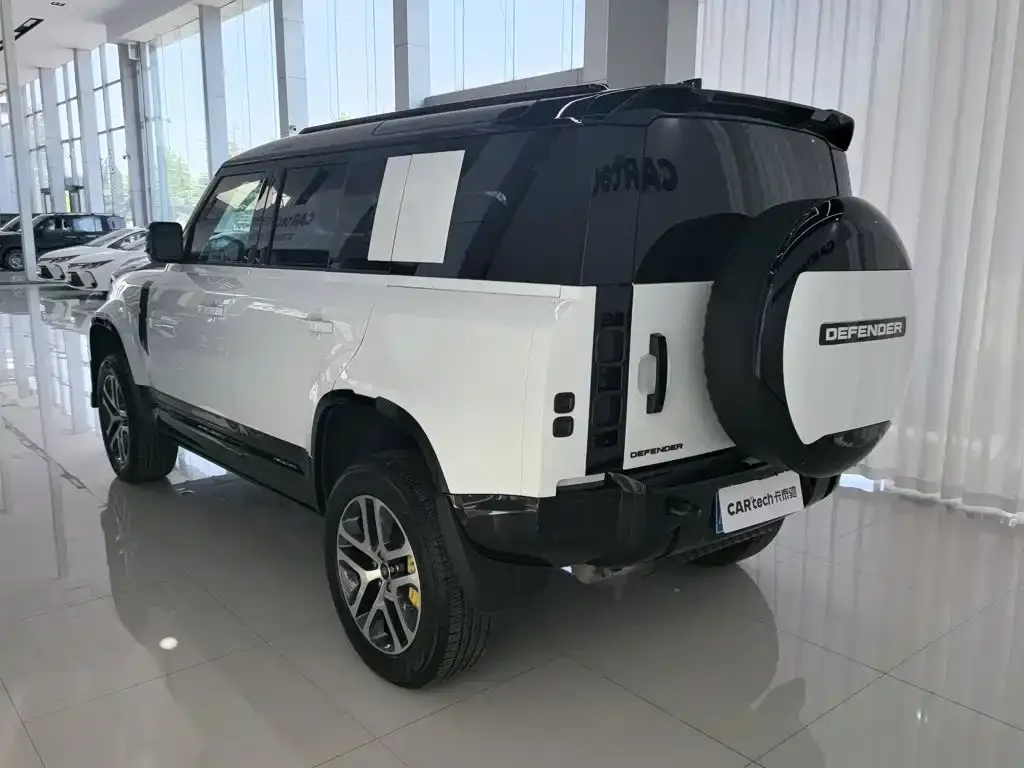 Land Rover Defender — фото 3