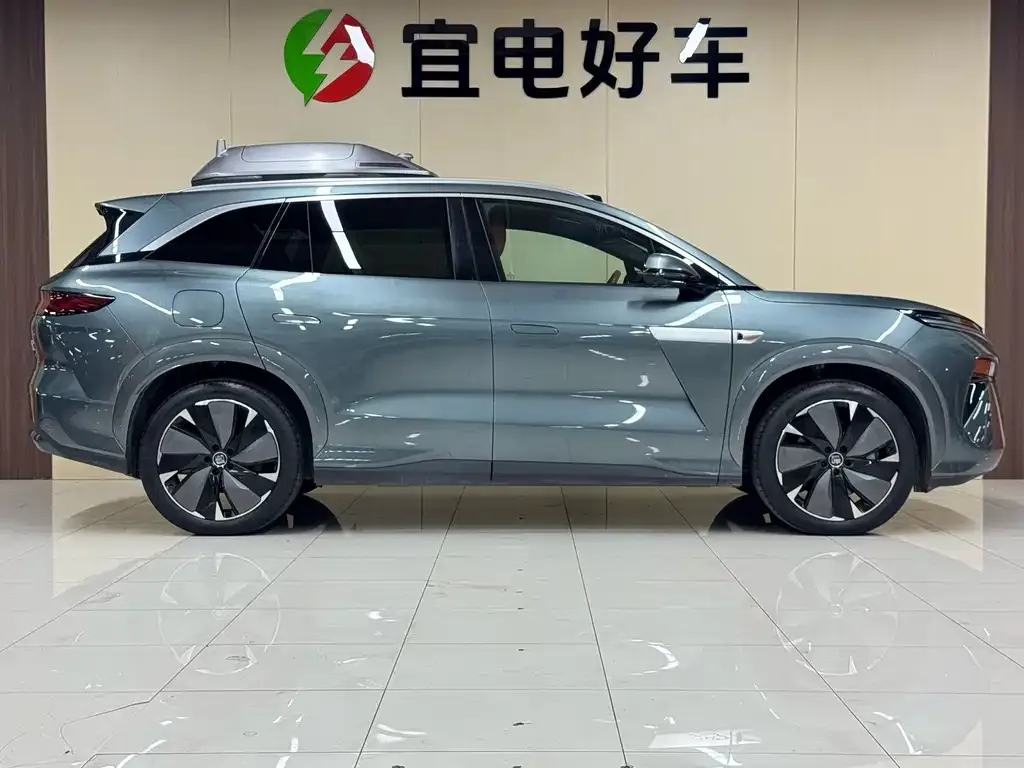 BYD Tang L — фото 10
