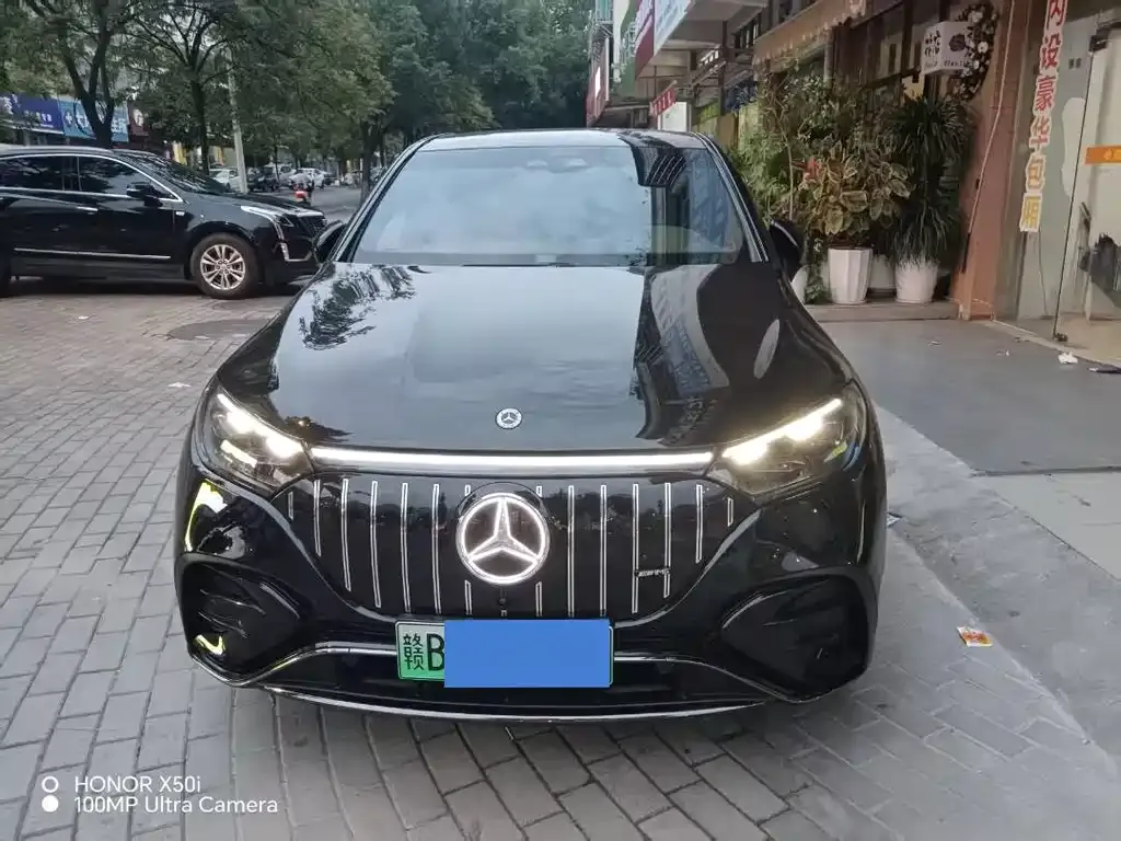 Mercedes-Benz EQE SUV — фото 3