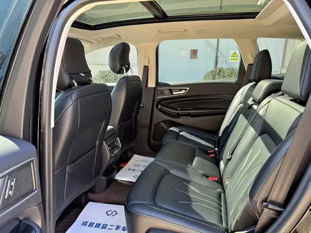 Ford Edge — фото 8