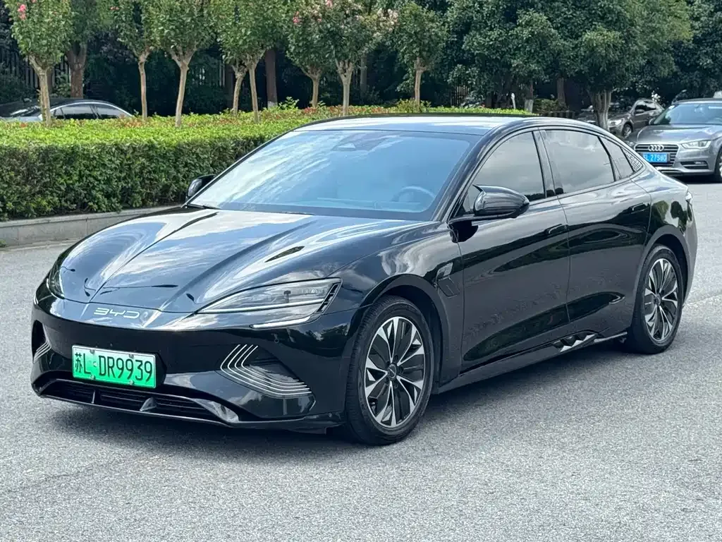 BYD Seal — фото 1