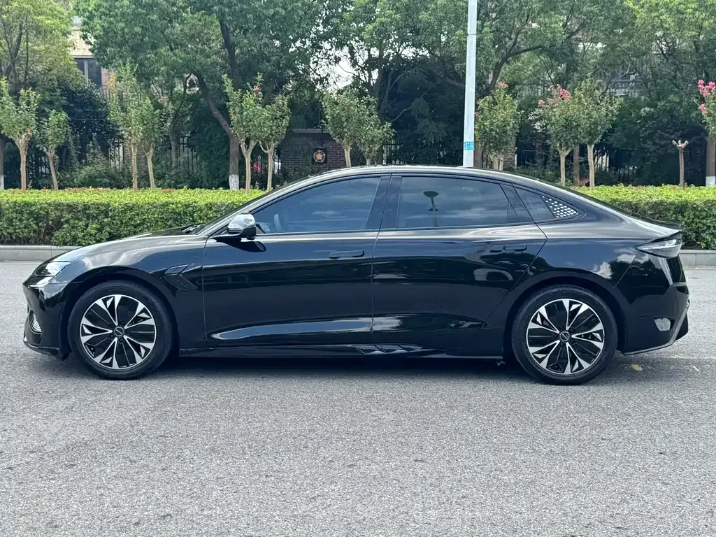 BYD Seal — фото 8