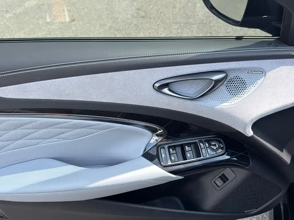 BYD Seal — фото 6