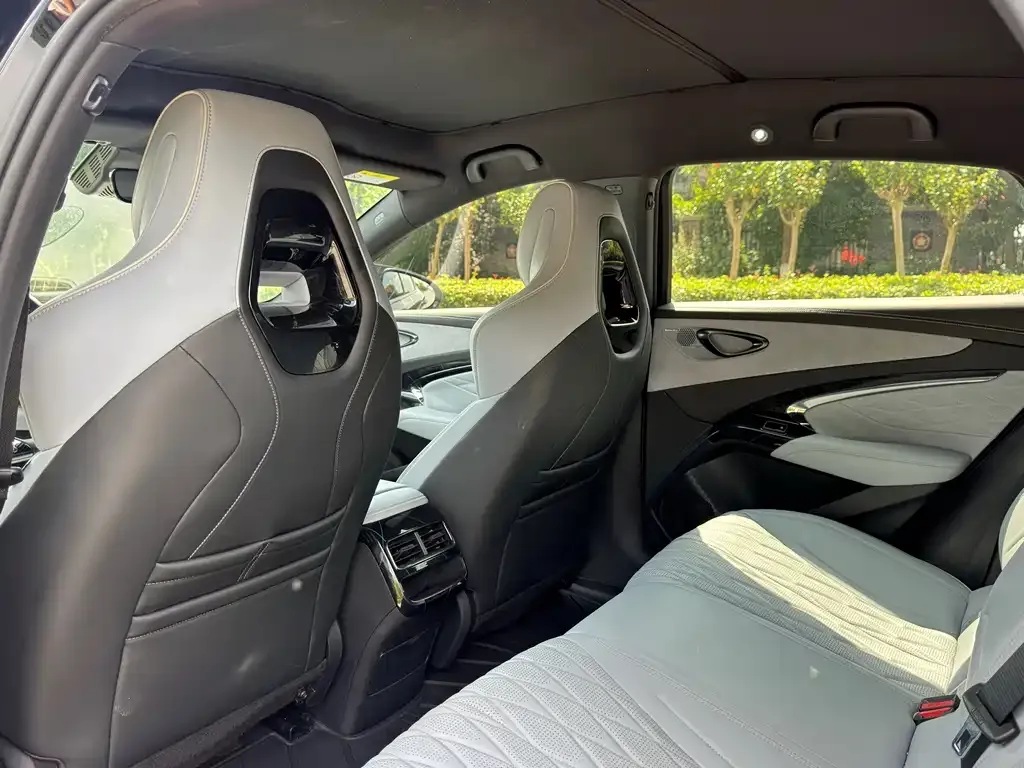 BYD Seal — фото 7