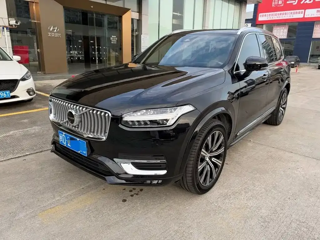 Volvo XC90 — фото 1