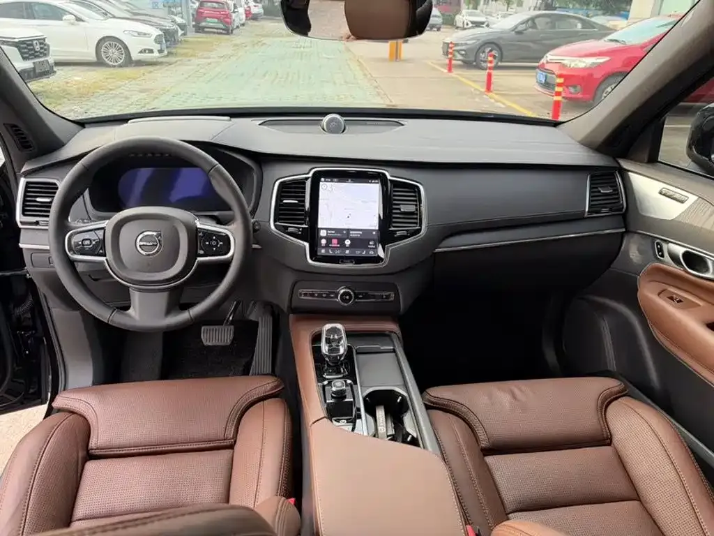 Volvo XC90 — фото 2