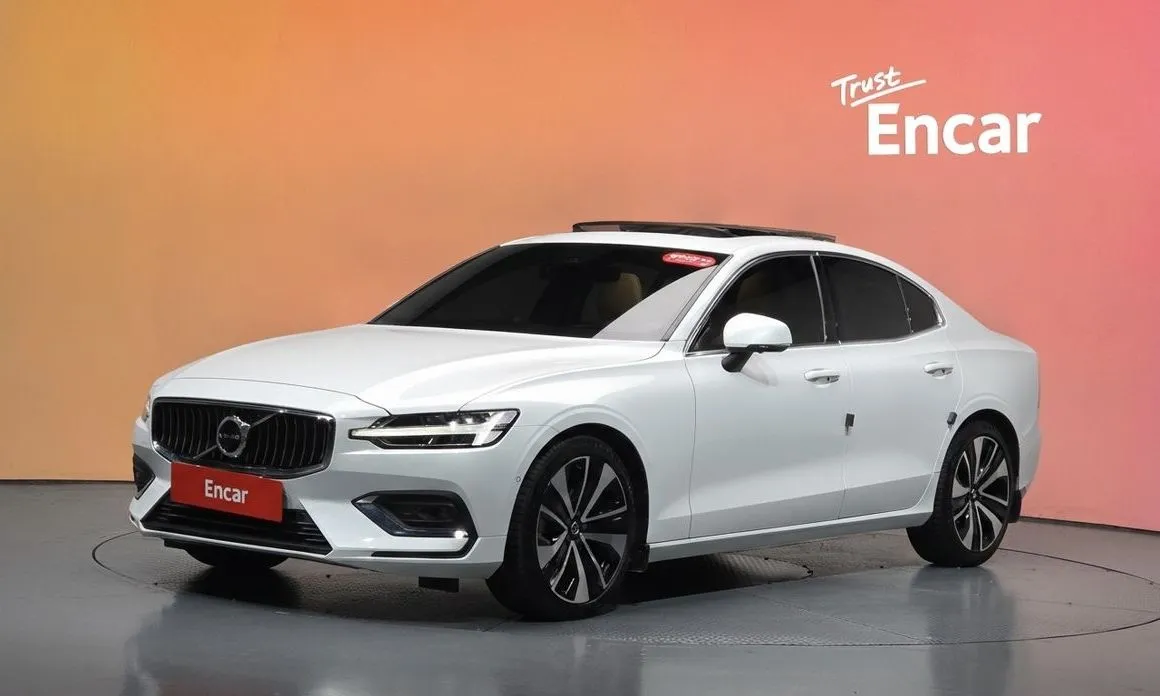 Volvo S60 — фото 1
