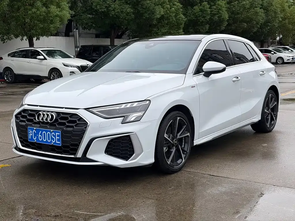 Audi A3 — фото 1
