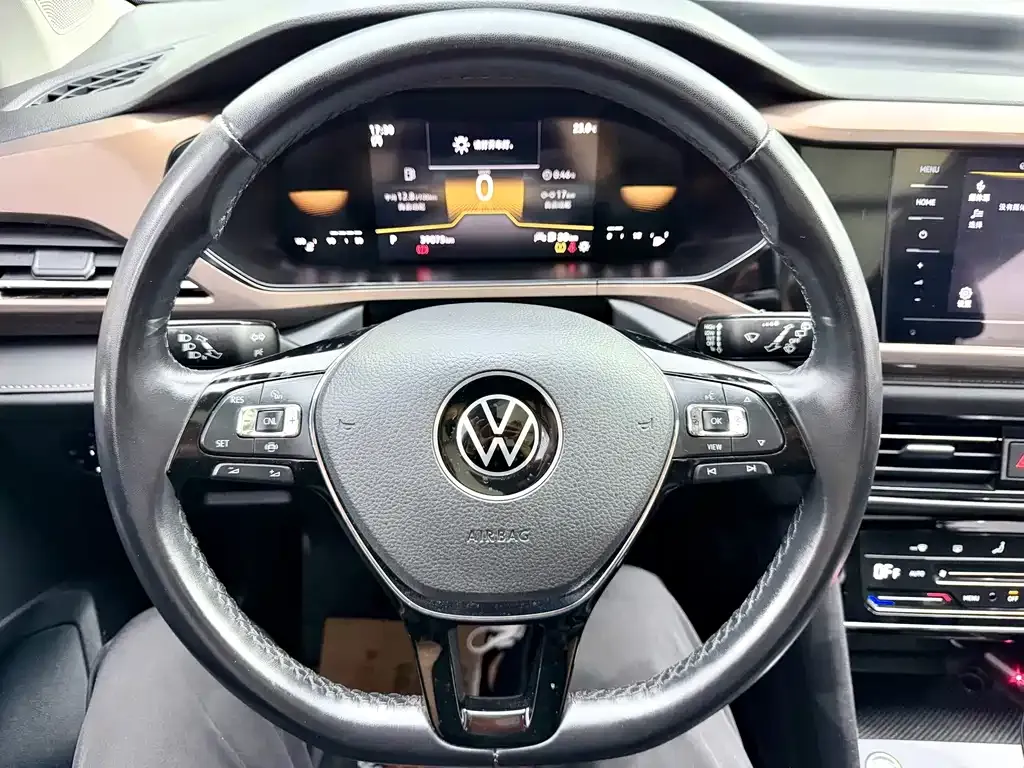 Volkswagen Tharu — фото 8