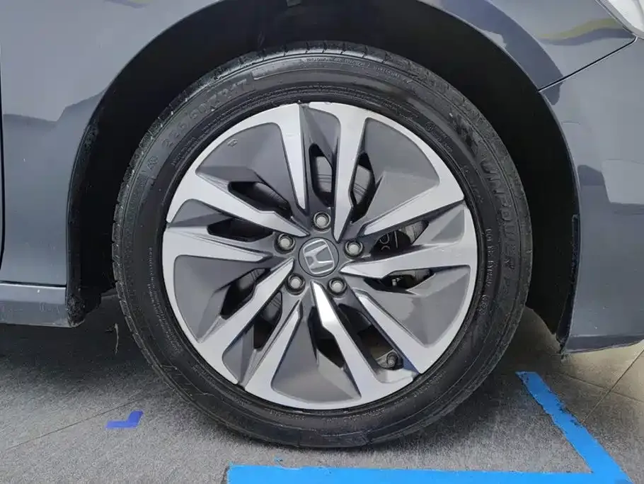 Honda Accord — фото 10