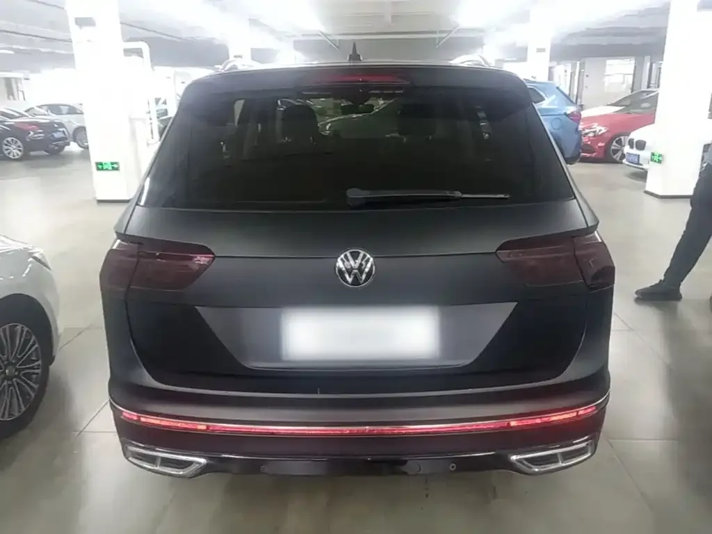 Volkswagen Tiguan L — фото 7