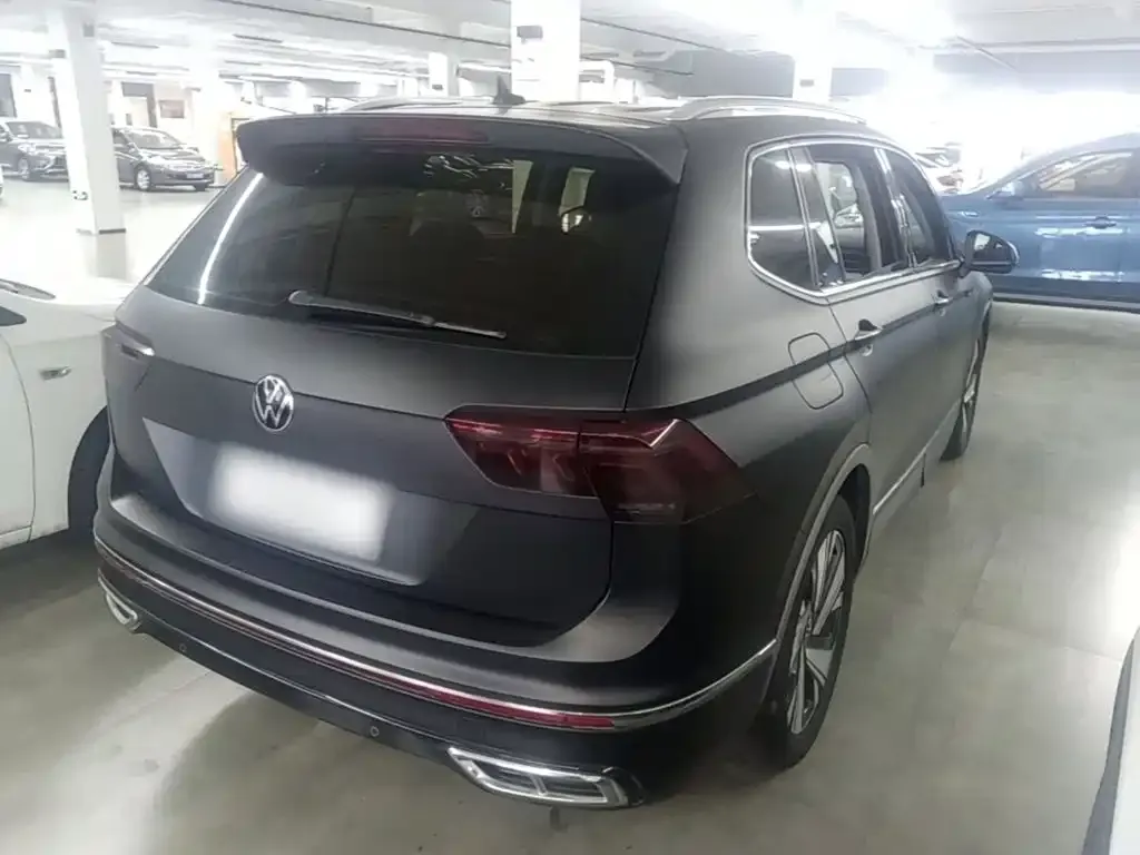 Volkswagen Tiguan L — фото 9