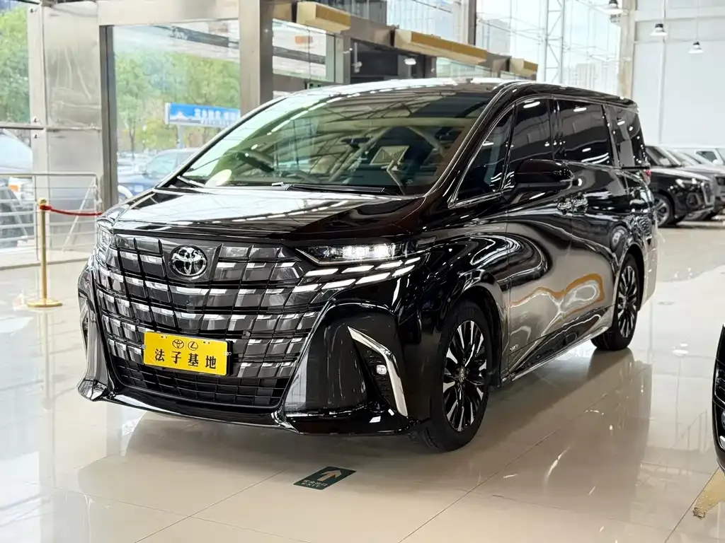 Toyota Alphard — фото 4