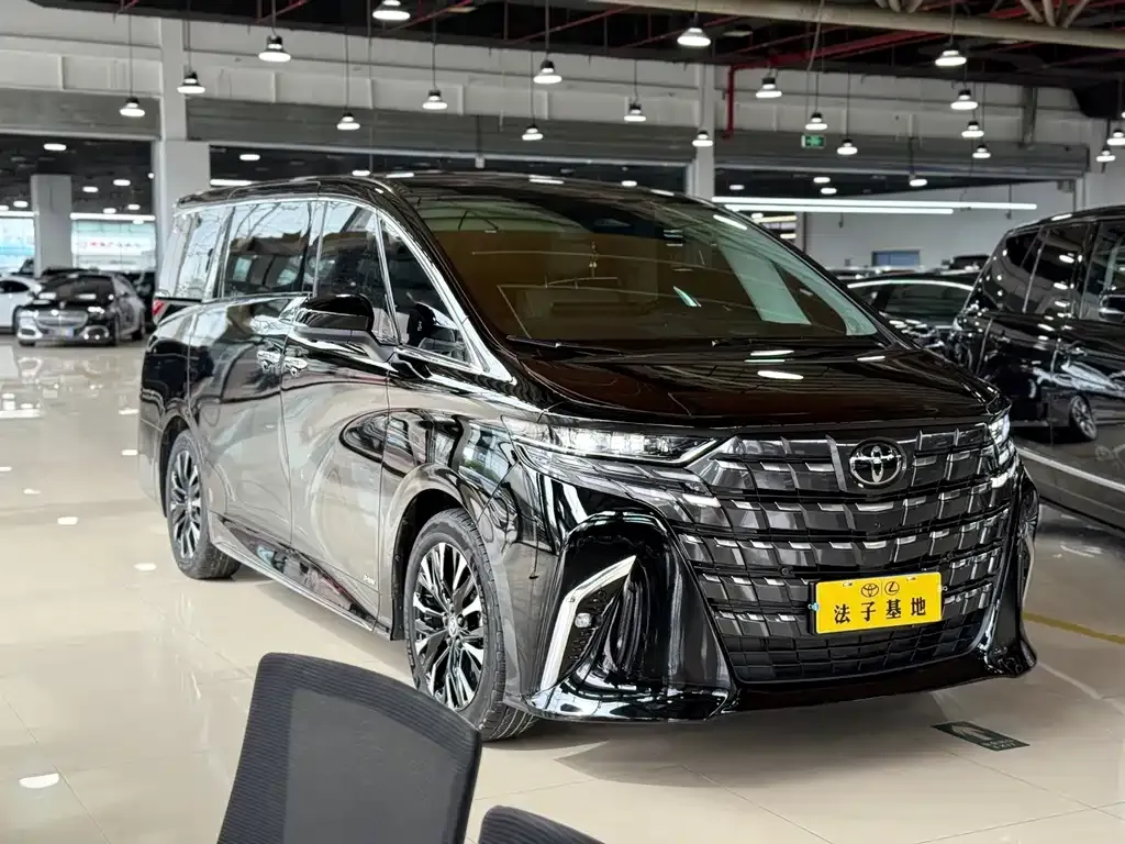 Toyota Alphard — фото 7