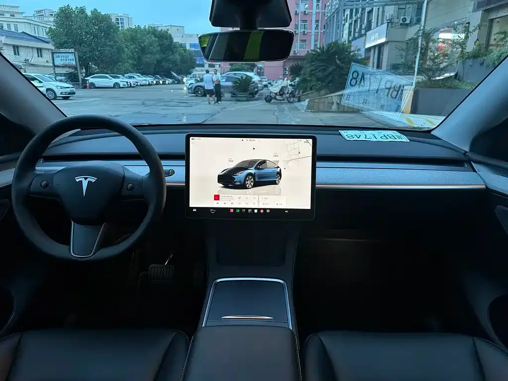 Tesla Model Y — фото 4