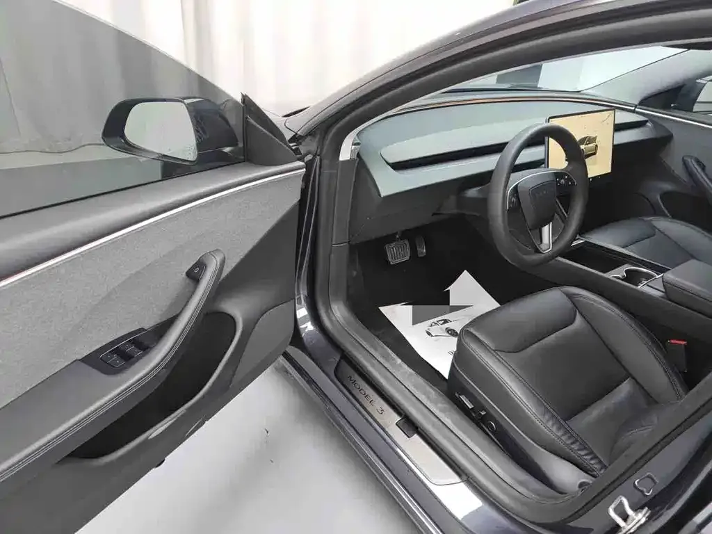 Tesla Model 3 — фото 3