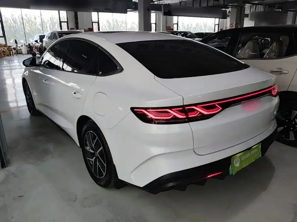 BYD Qin L — фото 8
