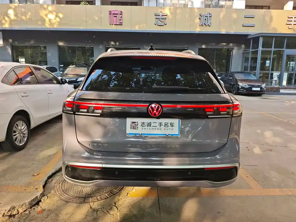 Volkswagen Tiguan L — фото 3