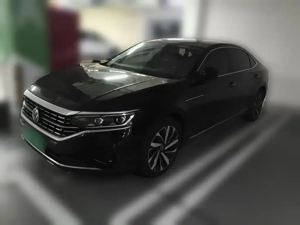 Volkswagen Passat — фото 1