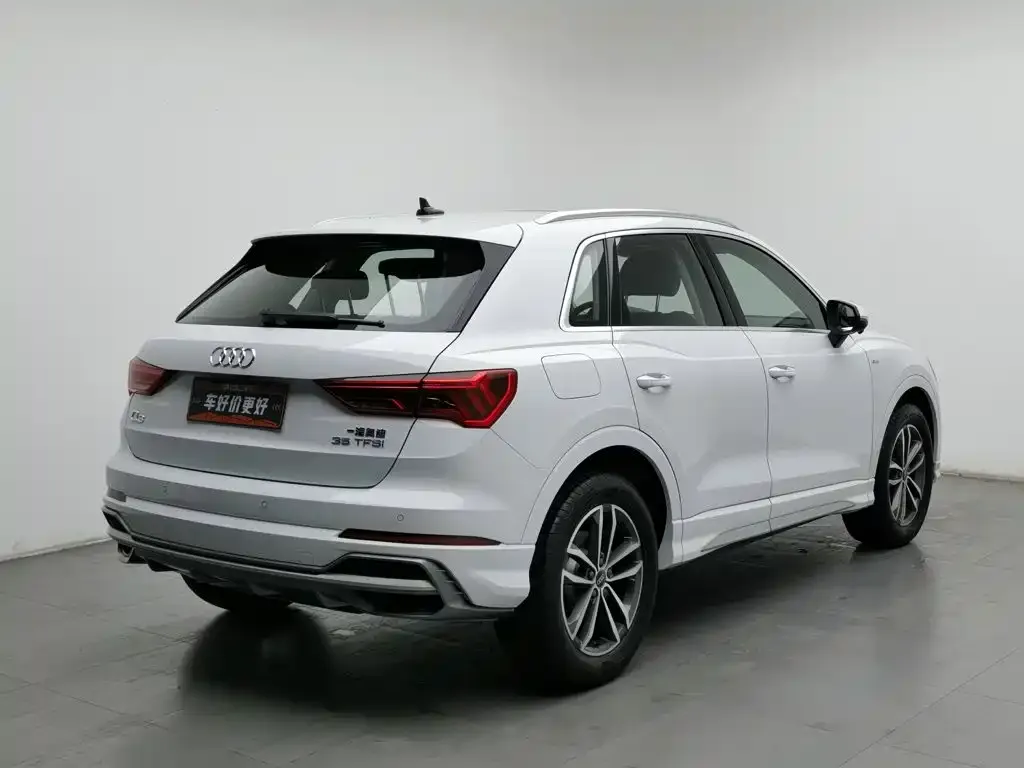 Audi Q3 — фото 6