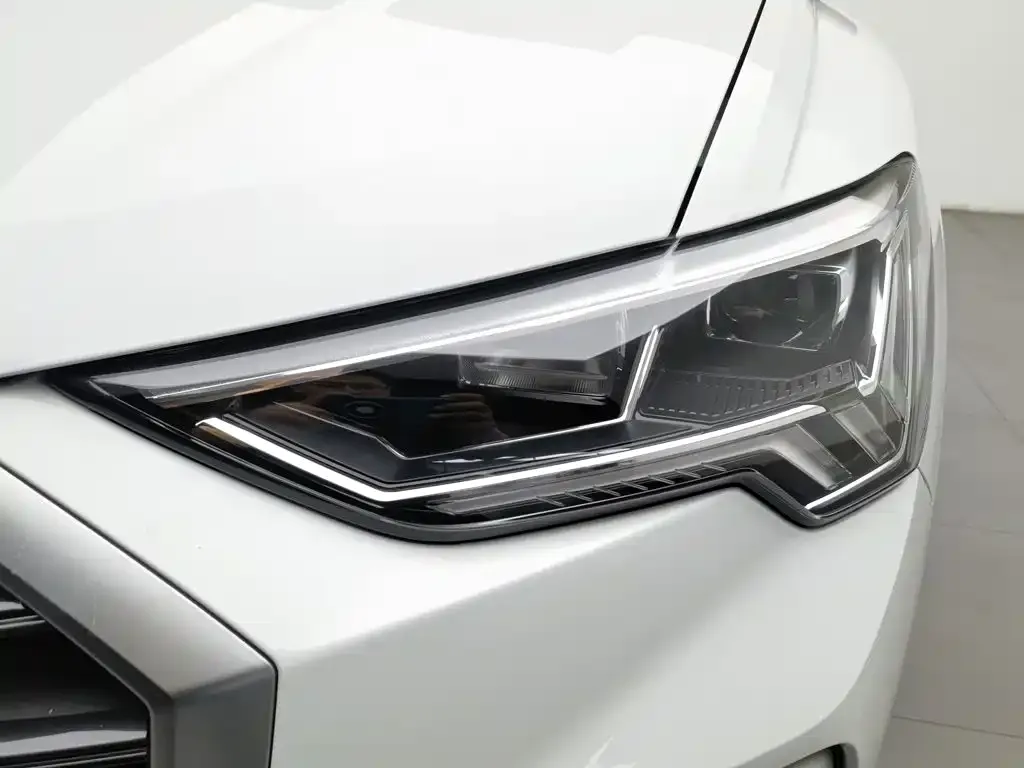 Audi Q3 — фото 5