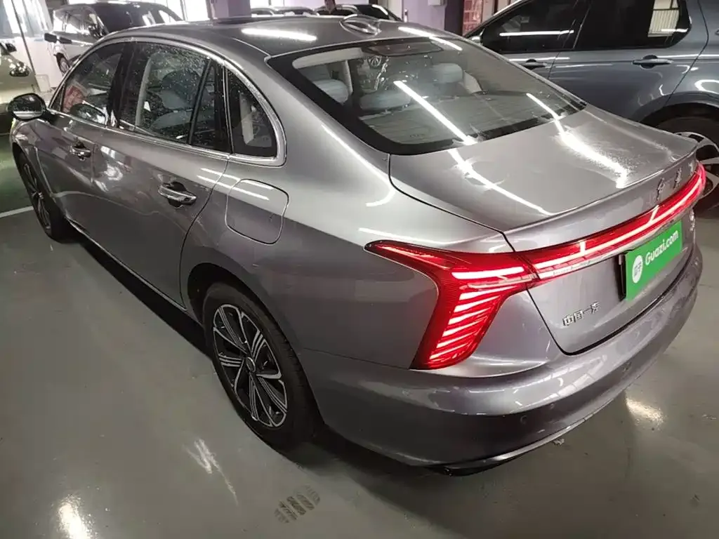Hongqi H5 PHEV — фото 10