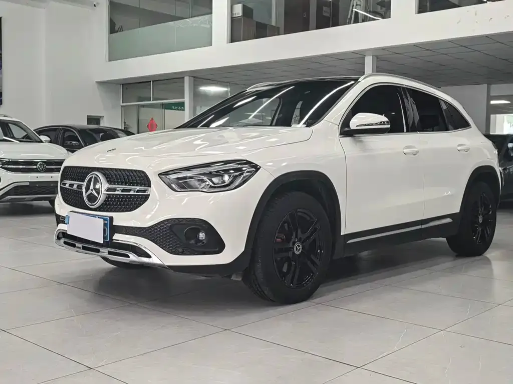 Mercedes-Benz GLA — фото 1