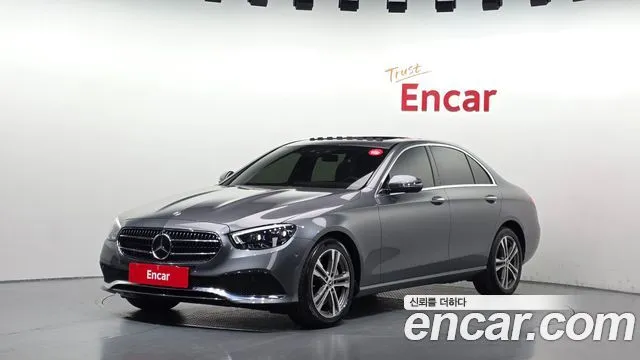 Mercedes-Benz E-Class — фото 1