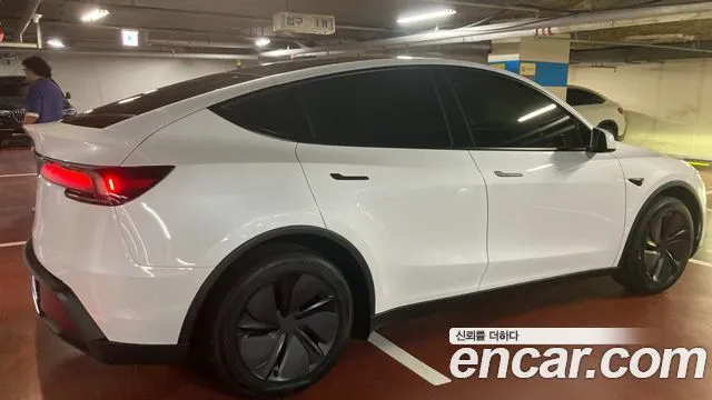 Tesla Model Y — фото 5