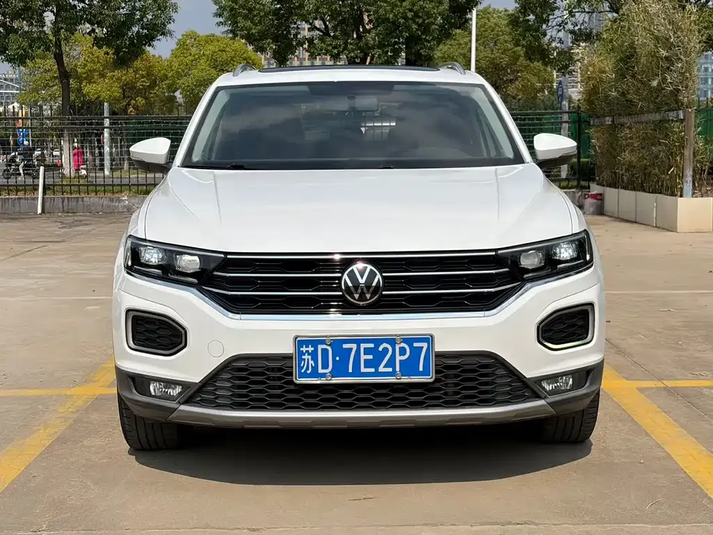 Volkswagen T-Roc — фото 8
