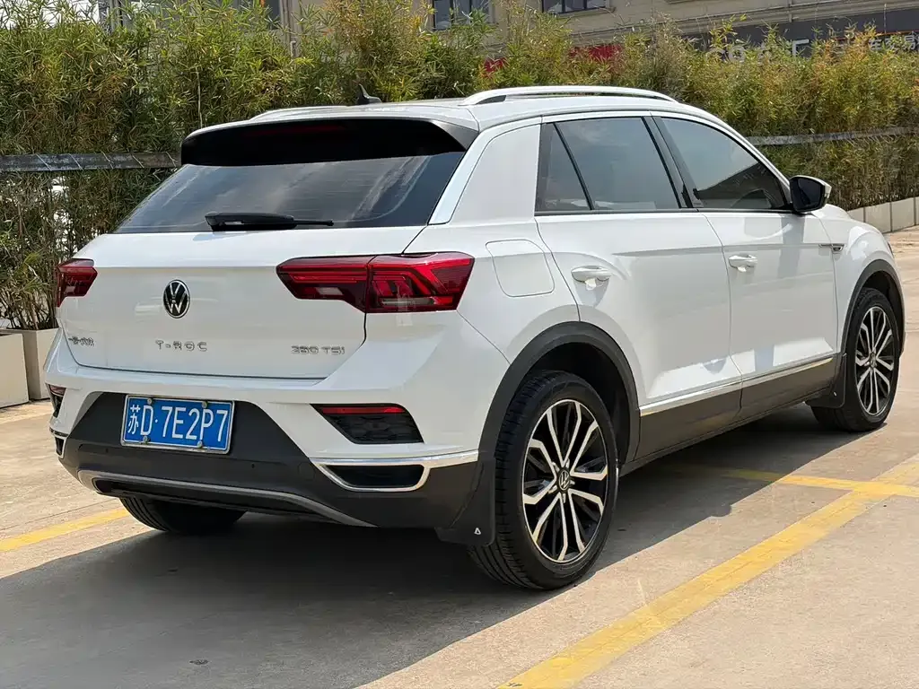 Volkswagen T-Roc — фото 9