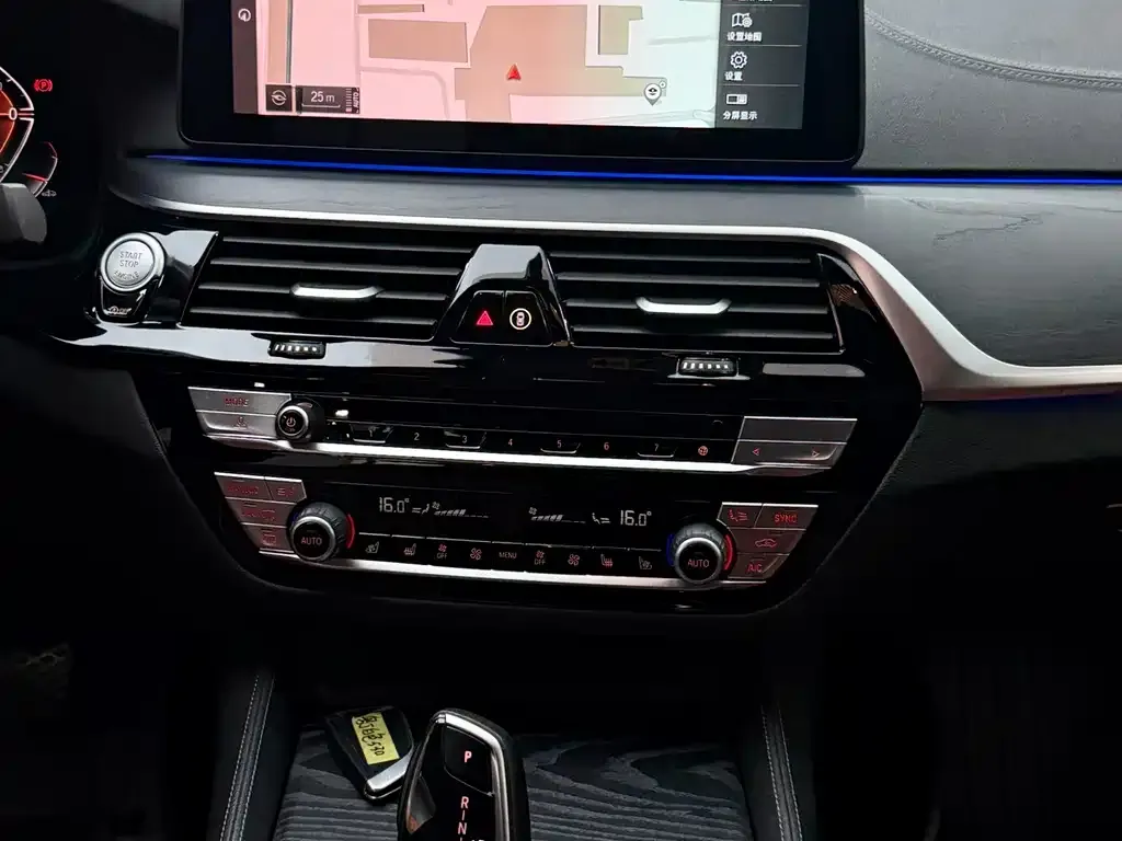 BMW 5 Series — фото 10