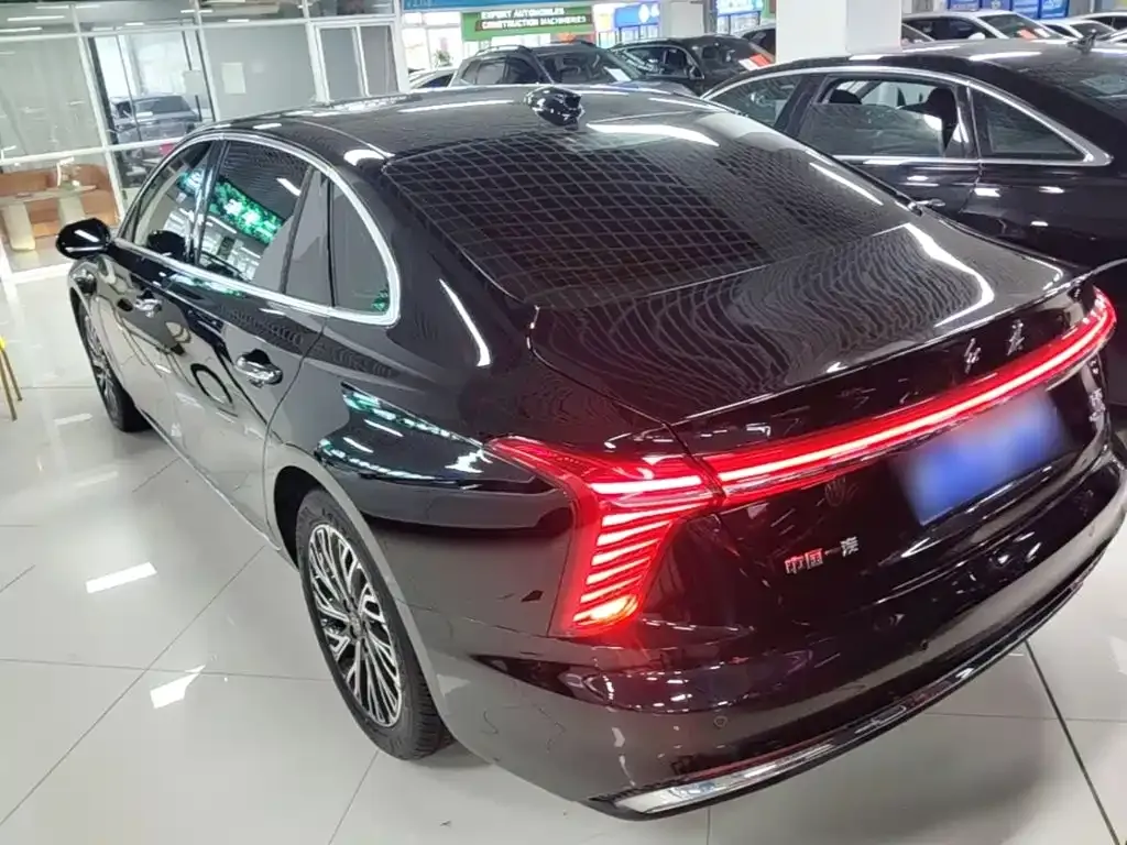 Hongqi H5 — фото 4